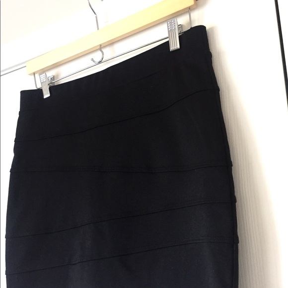 🌵Black bandage mini skirt - Picture 2 of 4